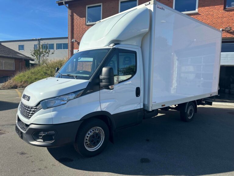 Oscar flyttebil hvid kassevogn